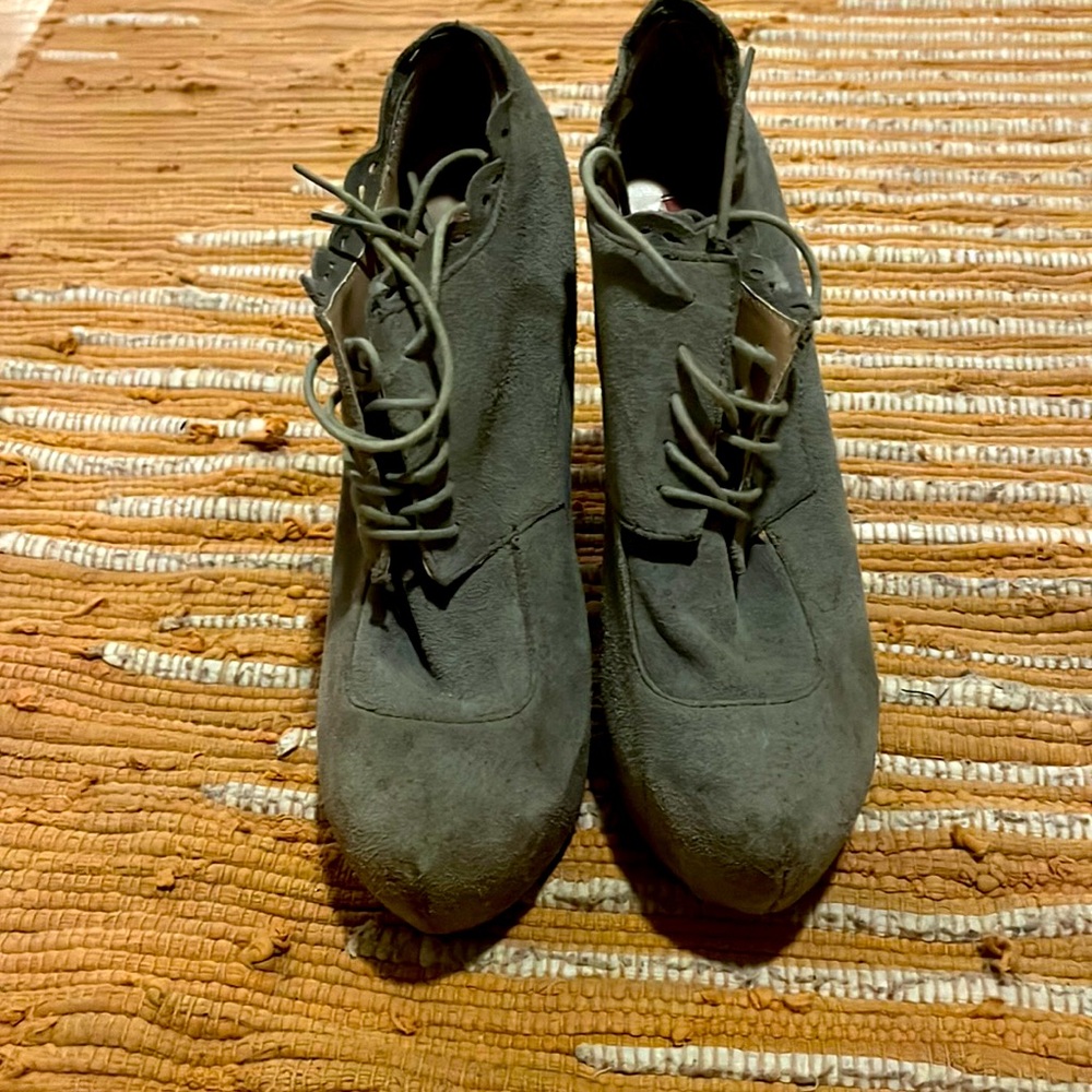 Betsey Johnson Serenn Booties